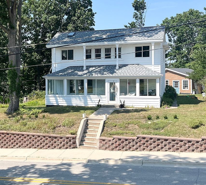 318 W Main St - Property Image