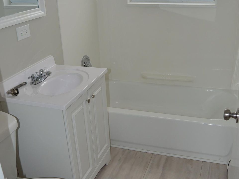 1st image of 420 N 3rd Ave #4