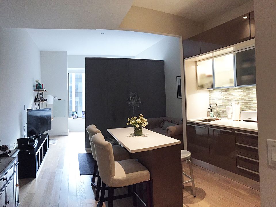 1st image of 75 Wall St APT 25E