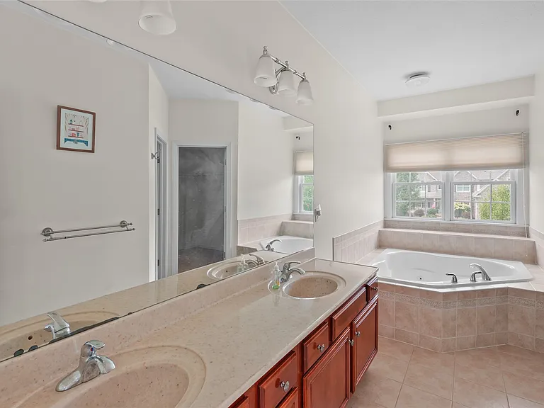 4295 Stone Creek Dr — Photo 23