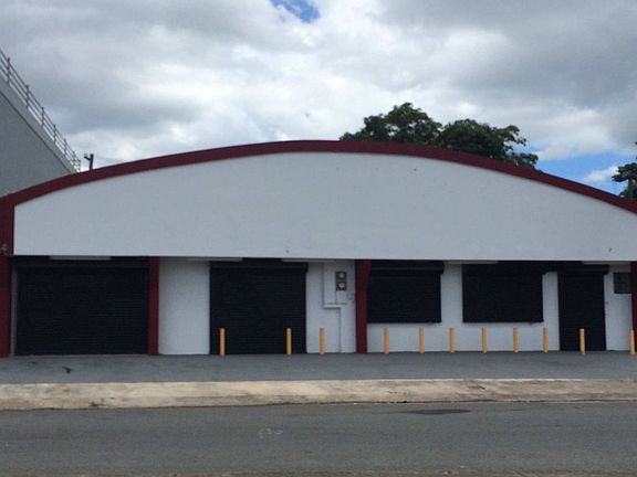 2nd image of 10 15 Calle Marginal