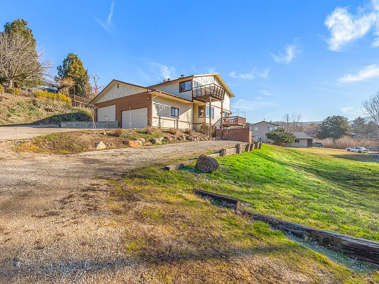 2228 E Roanoke Dr — Photo 46