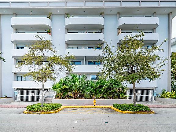 2nd image of 110 S Shore Dr APT 4D