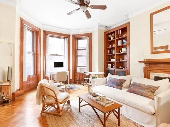 190 Commonwealth Ave APT 4, Boston, MA 02116
