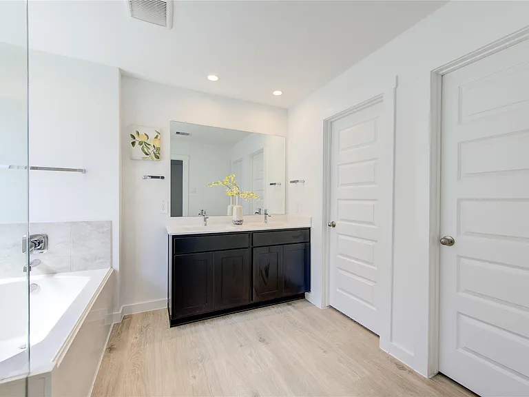 8038 Tropea Dr — Photo 29