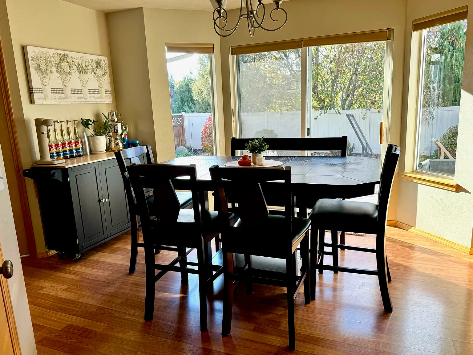 3 bed, 2.5 bath, 1614 sqft, $2,200 — Photo 4