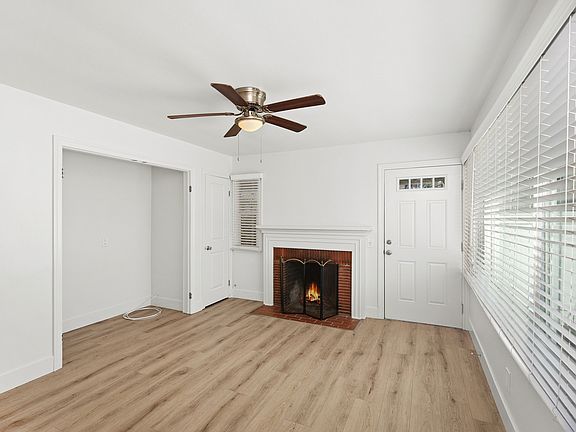 4th image of 306 Cazador Ln APT A