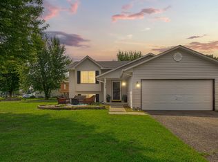 729 Heritage Ln, Belle Plaine, MN 56011