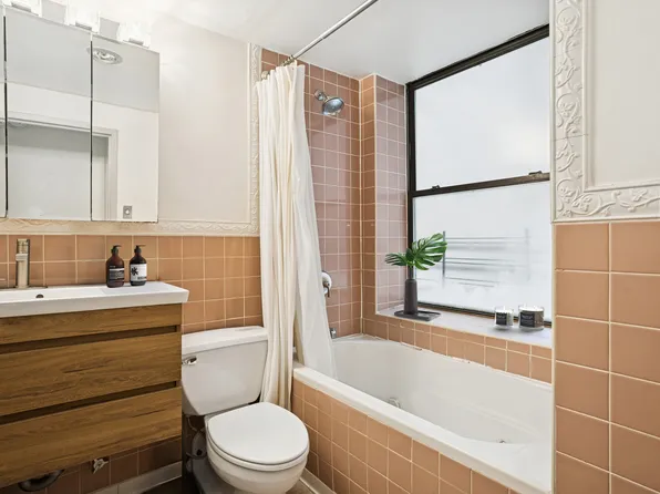 150 West 51st Street image 6 of 6