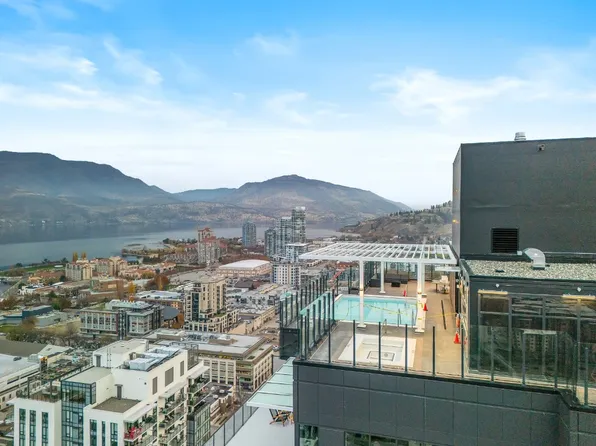 1488 Bertram St #1709, Kelowna, BC V1Y 2G2