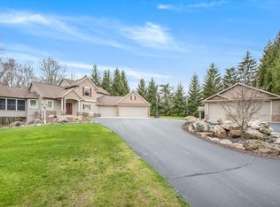 70180 Poley Dr, Sturgis, MI 49091
