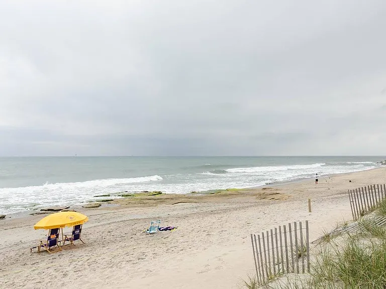 2110 Surf Rider Cir #A — Photo 31