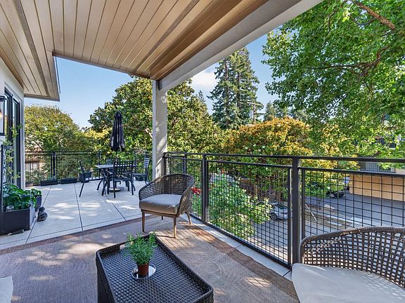 2nd image of 1667 San Carlos Ave #203