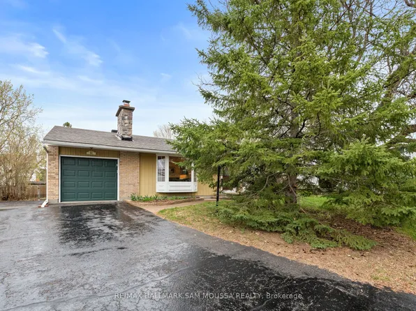 11 Springdale Cres, Ottawa, ON K2H 5T7