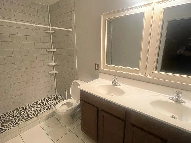 master bathrom1