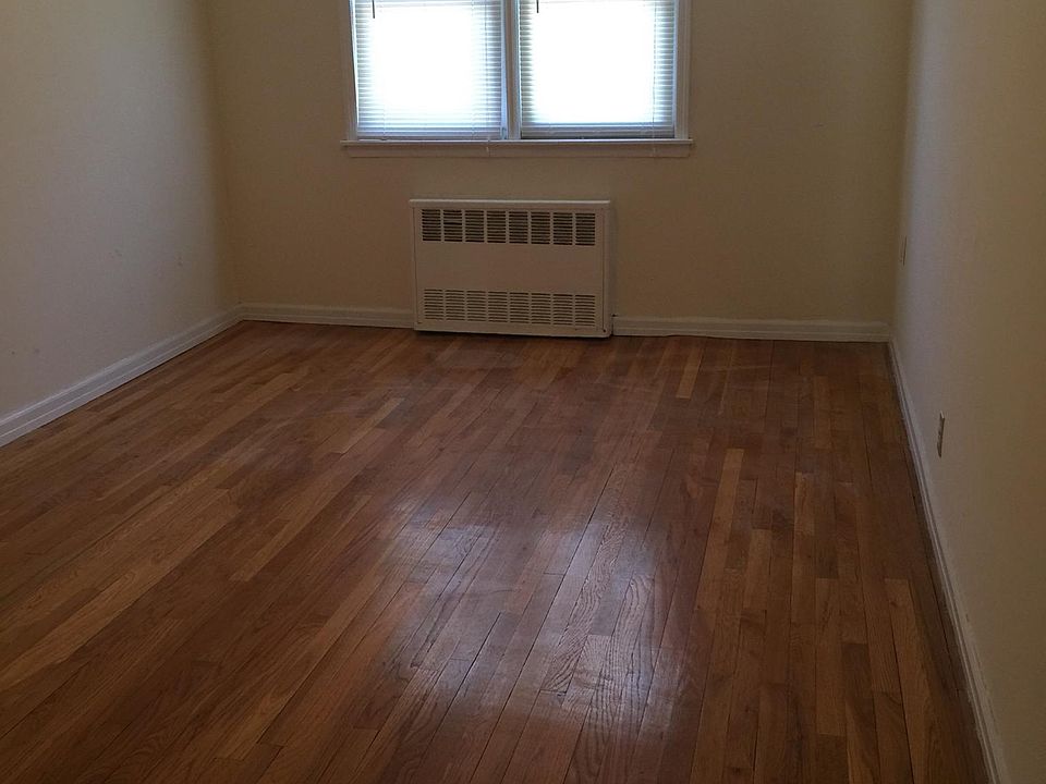 1st image of 15473 21st Ave #1
