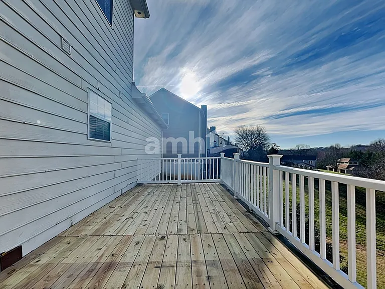 8317 Mecklenburg Ct — Photo 21