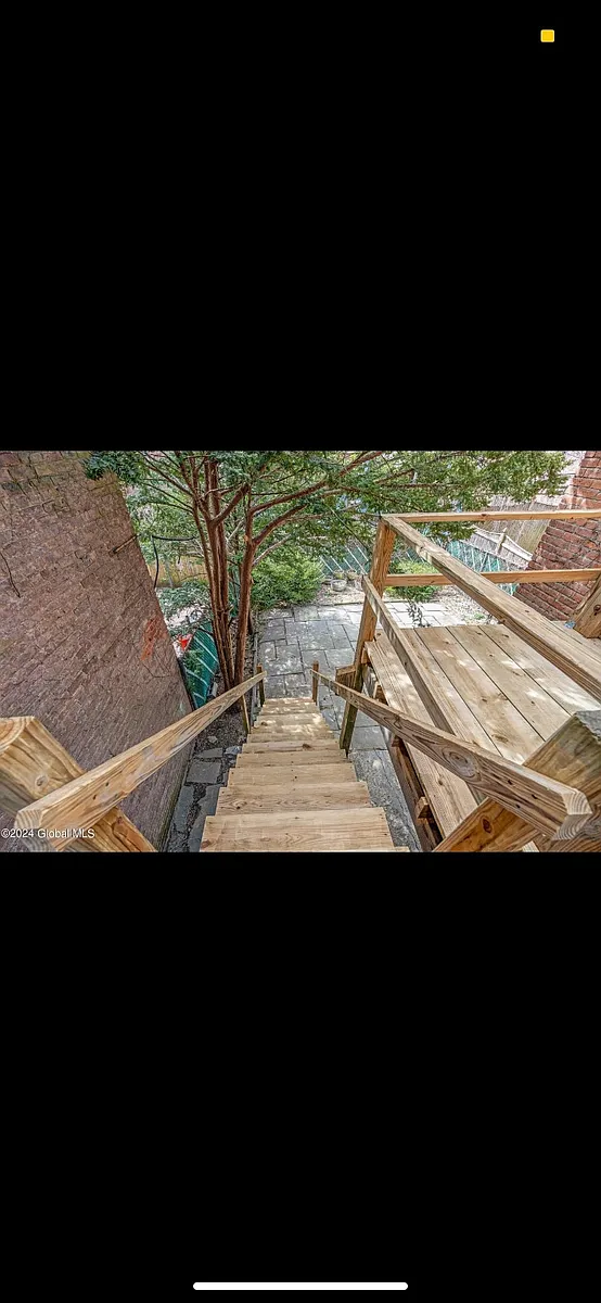 Building Photo - 138 Lancaster St #GARDEN