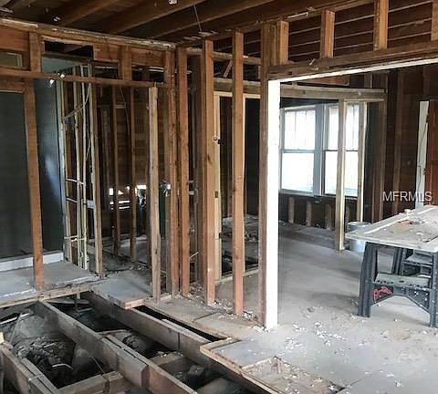 5th image of 301 N Oak Ave