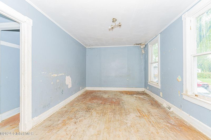 5th image of 255 2nd Street