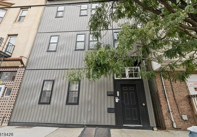 104 Fleming Ave #201 — Photo 32