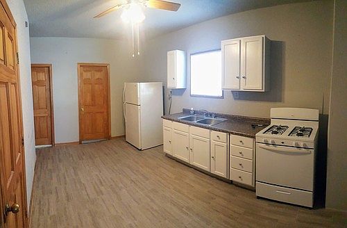1st image of 1711 W Grant St APT 2