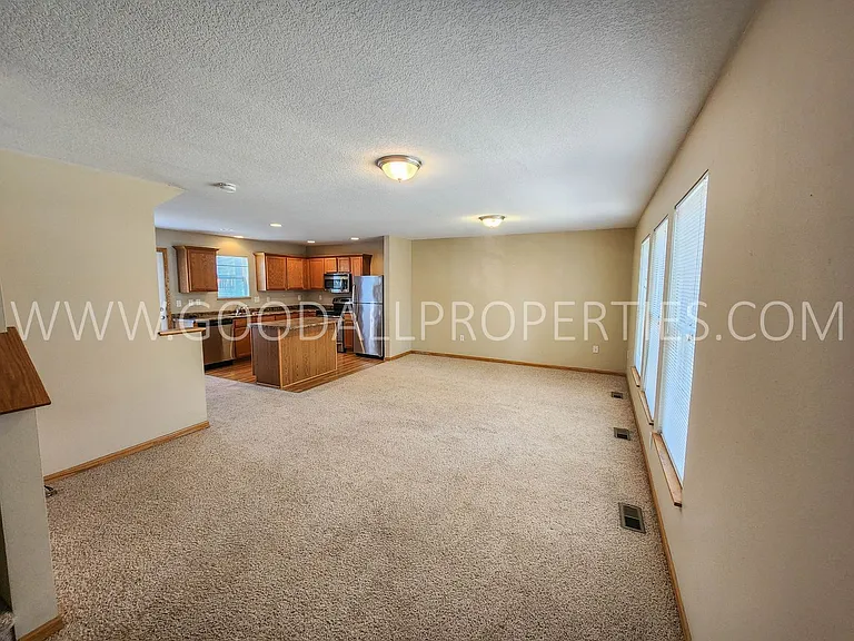 4304 153rd Pl — Photo 4