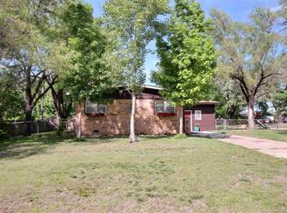 1534 E Beaumont St, Wichita, KS 67219