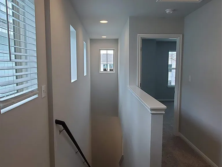 1717 Fountain Bridge Dr — Photo 24
