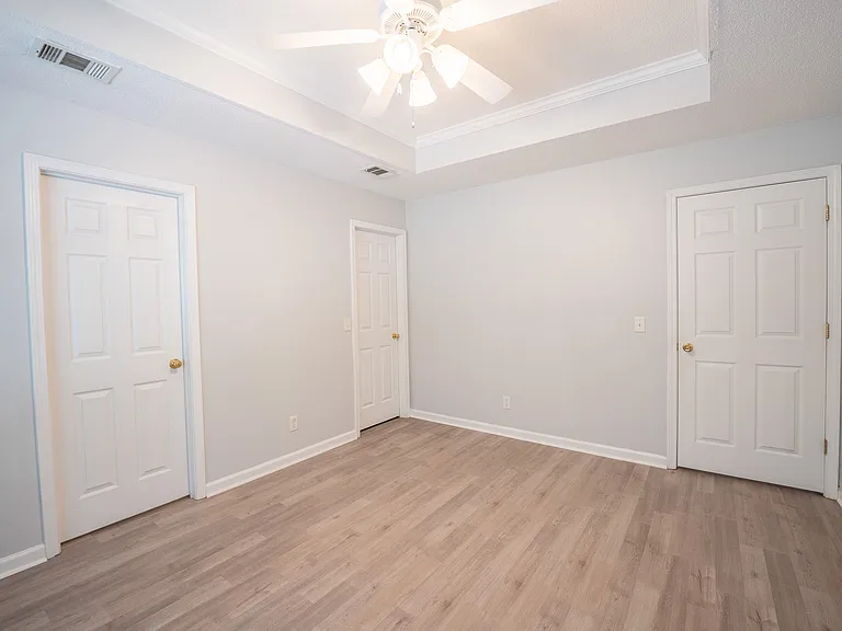 123 W Tisbury Ln — Photo 15