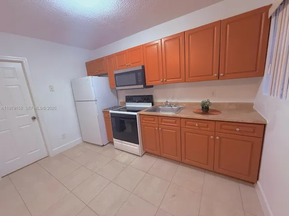 2099 NW 26th Ave APT 1C, Fort Lauderdale, FL 33311