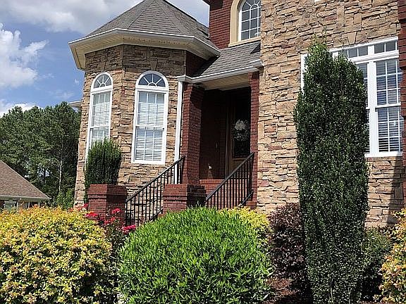 Front sidewalk view