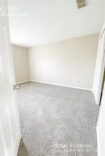 115 Bradford Dr — Photo 2