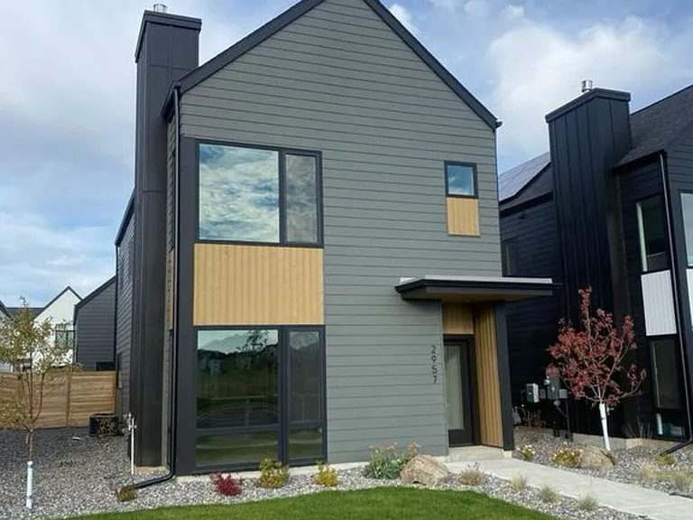 2957 S 27th Ave — Photo 3