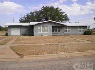 407 E 6th St, Rotan, TX 79546