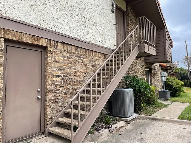 336 Melrose Dr — Photo 3