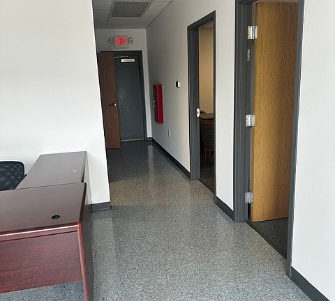 4th image of 233 Gill St