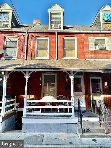625 Lake St Photo 1
