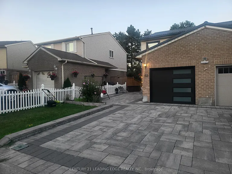 63 Nabob Cres — Photo 2