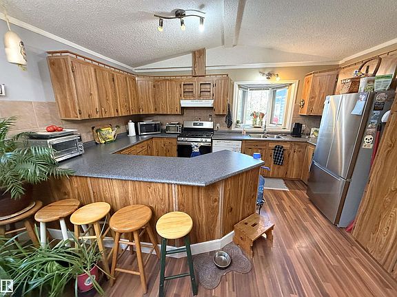 2nd image of 305 Calahoo Rd #252