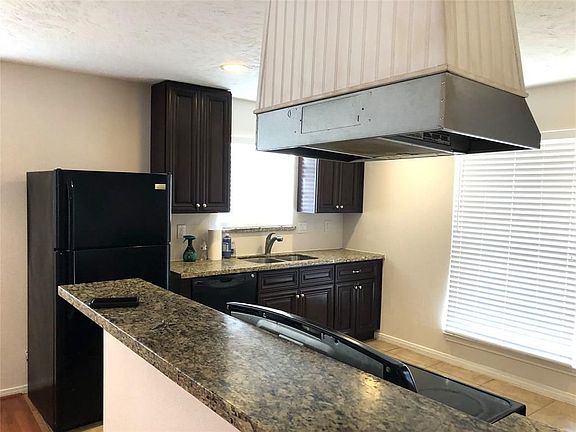 2nd image of 11846 Amblewood Dr