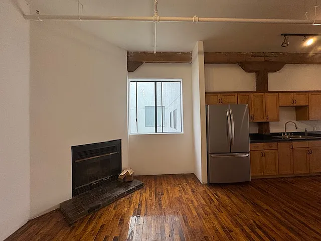 1250 Long Beach — Photo 24