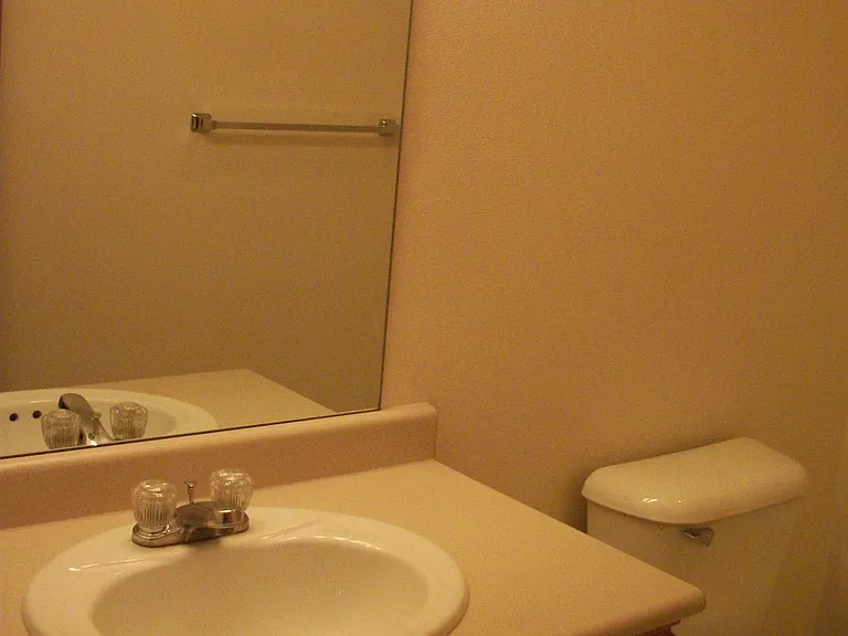 Wolf Glen Apartments — Photo 7
