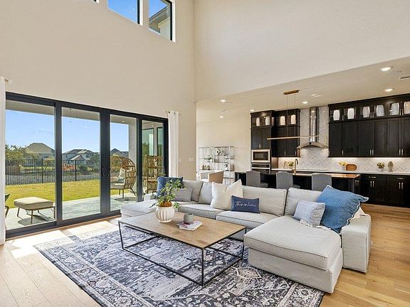 3rd image of 1300 Shelby Ln