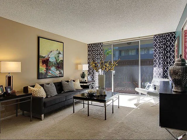 Covina Grand — Photo 34
