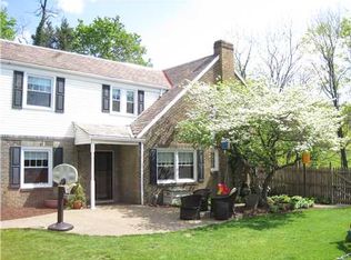 12 McKelvey Ave, Pittsburgh, PA 15218