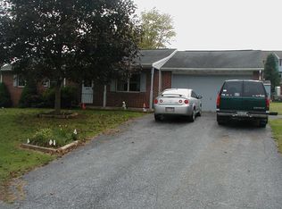 917 Hannah Dr, Lititz, PA 17543