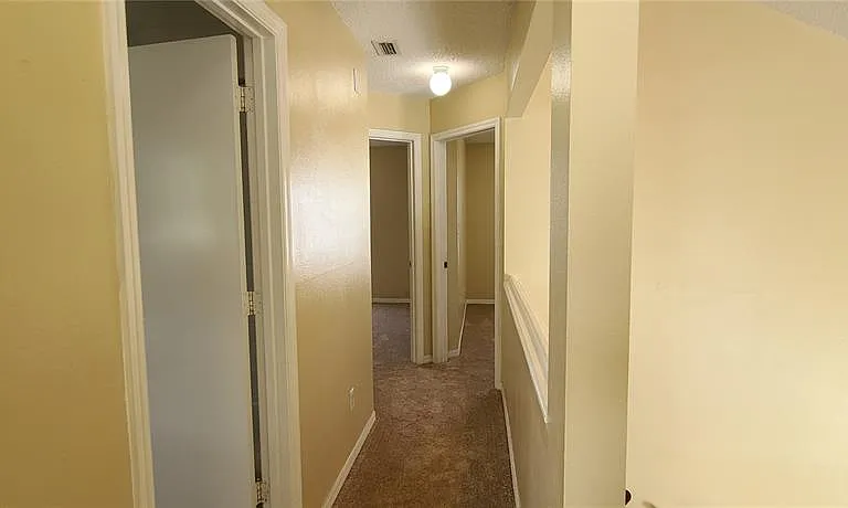 2411 Berkshire Ct — Photo 18