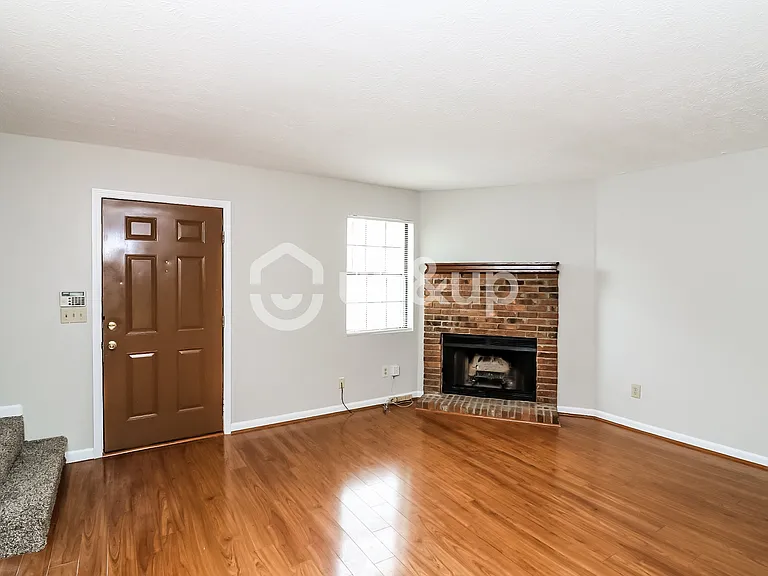 1425 Springleaf Cir SE — Photo 4