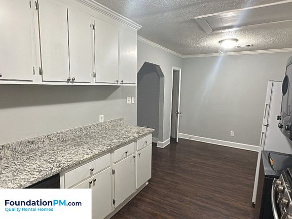 4th image of 3526 Barwood Cir